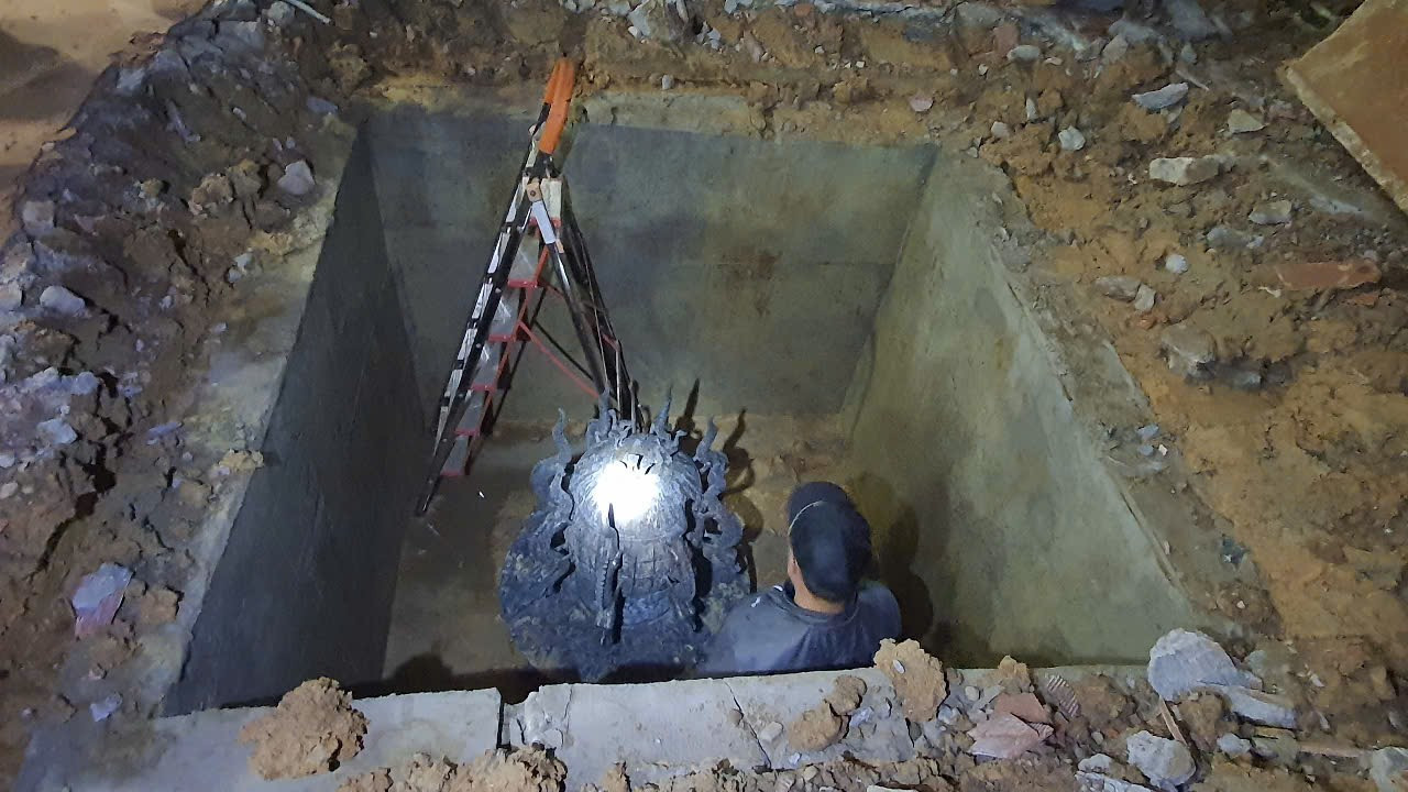 CLIP: Cận cảnh khám xét nơi tu tập