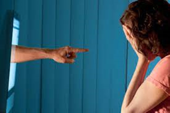 Xúc phạm người khác trên mạng xã hội bị xử phạt như thế nào?