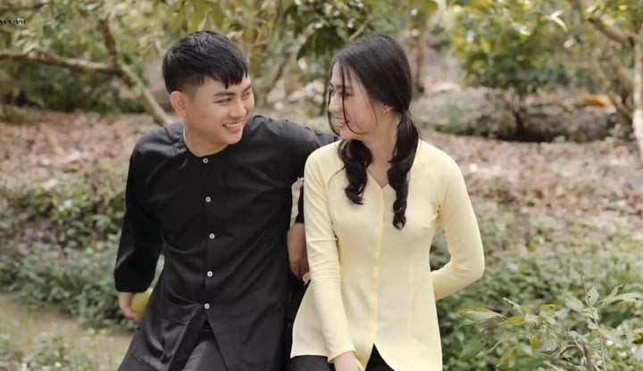 3 năm yêu kín tiếng của Hoài Lâm và bạn gái hot girl trước khi chia tay - 1