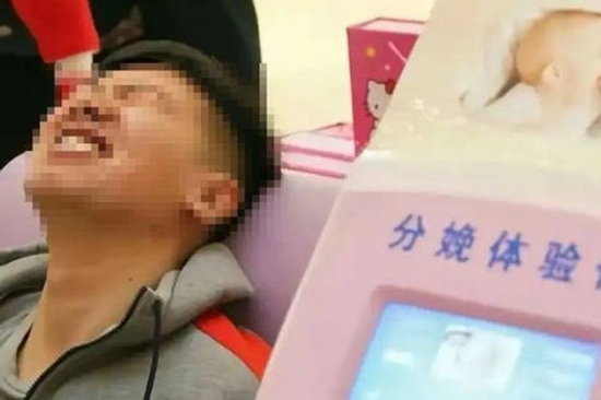 Bạn gái đưa đi trải nghiệm dịch vụ sinh nở giả, chàng trai bị hoại tử ruột, phải cắt bỏ một phần