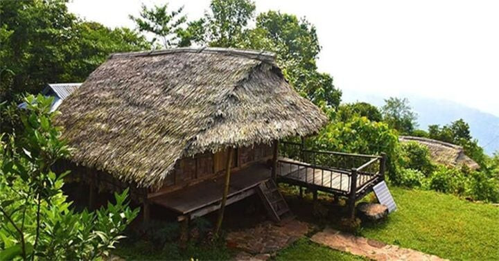 Những ngôi nhà trong làng giữ nguyên nét truyền thống lâu đời. (Nguồn: Agni & Amrita)