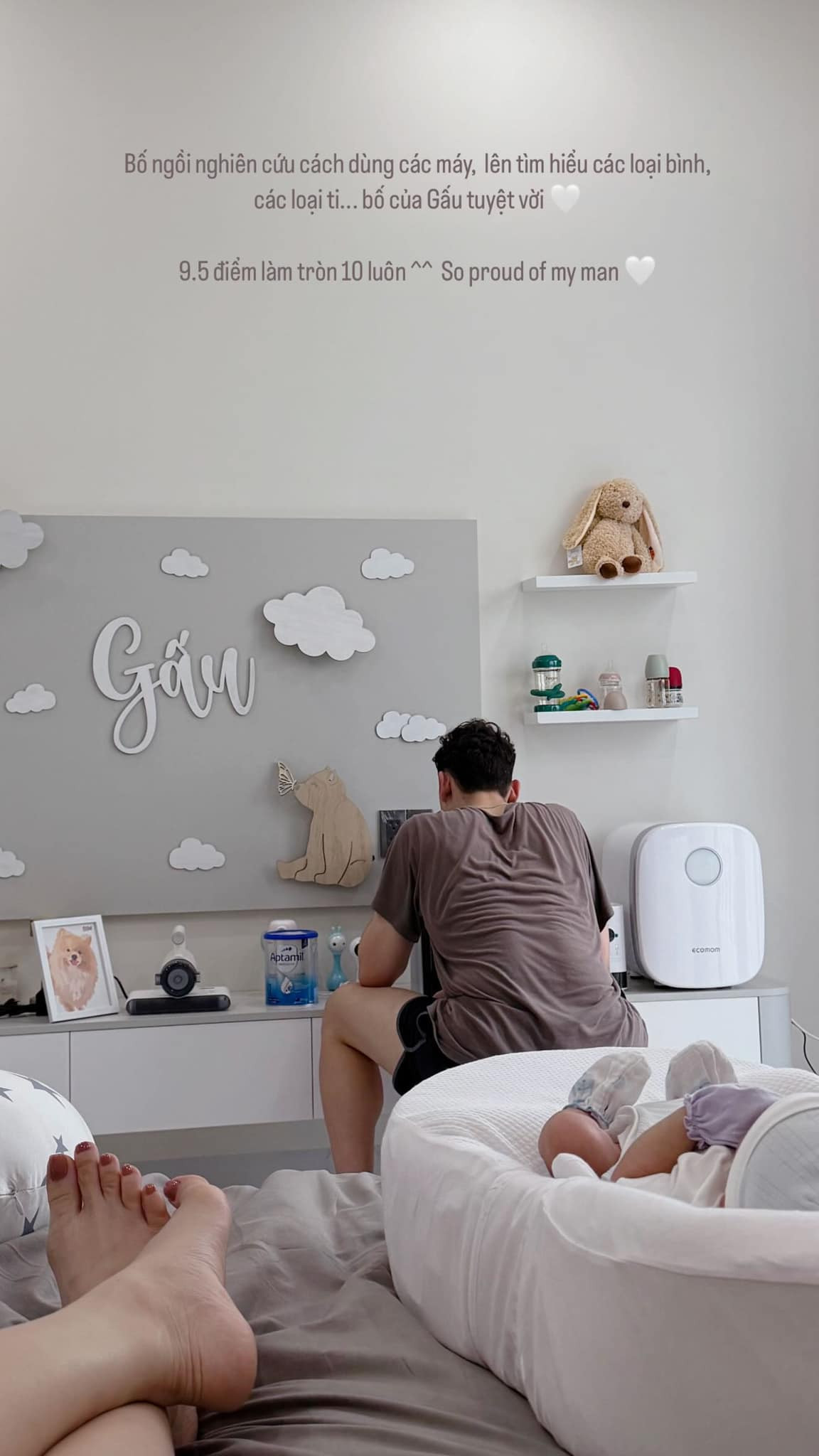 Bà xã thủ môn Đặng Văn Lâm gây choáng với ngoại hình 7 ngày sau sinh