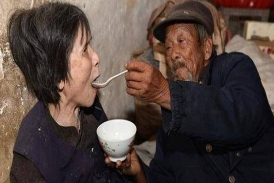 Chưa từng nói 3 từ 'anh yêu em' nhưng cách người đàn ông này còn hơn cả yêu