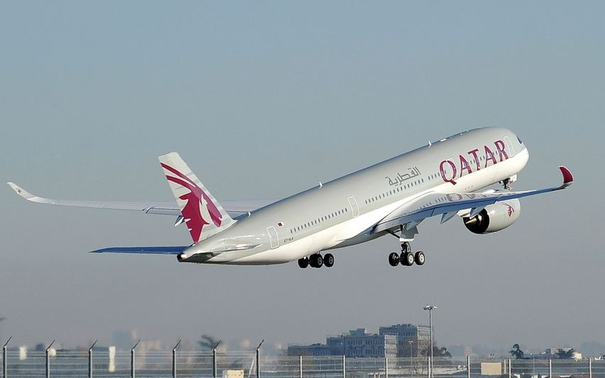 Australian couple forced to sit next to dead body on Qatar Airways, airline apologises, Qatar Airways, flight, death, dead body, shocking incident, passenger death, Qantas, apology