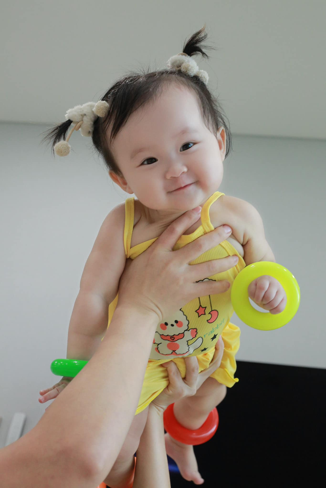 Sam khoe cặp song sinh cưng xỉu đáp khéo câu hỏi danh tính chồng Hàn