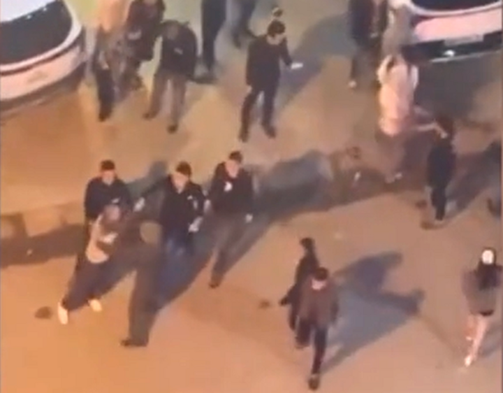 Các nhóm thanh niên tại khu vực gần Lan Anh Club