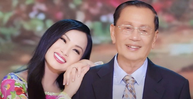 Bộ ba chị em đình đám làng nhạc Việt tiết lộ lý do chia sẻ câu chuyện ngôn tình của ba mẹ với công chúng ảnh 4