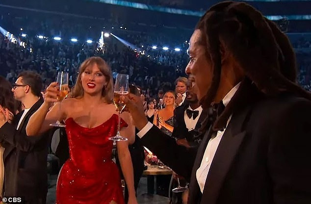 Taylor Swift thảm bại ảnh 7