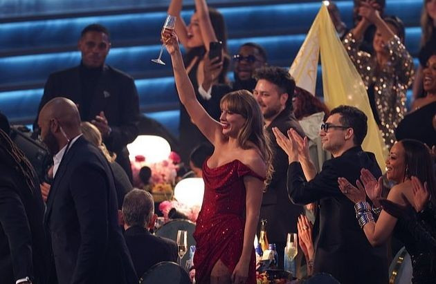 Taylor Swift thảm bại ảnh 6