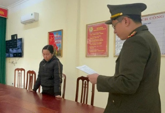 Làm giả giấy ra viện giúp khách hàng hưởng tiền bảo hiểm- Ảnh 1.