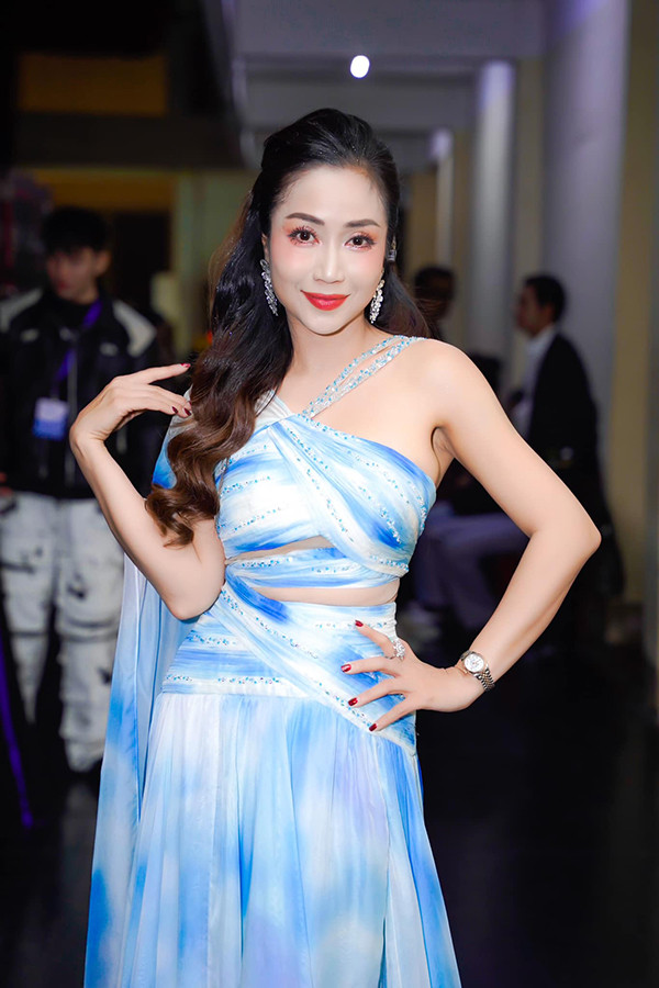 Nữ NSƯT rời Úc về Việt Nam ngoài 40 vẫn tươi trẻ, sắc vóc đẹp nhờ tập đúng bộ môn này - Ảnh 2.