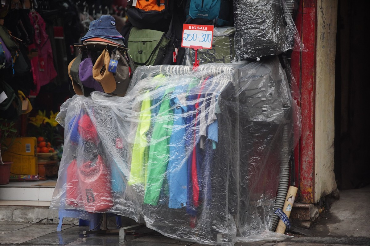 Người Hà Nội rét run trong thời tiết mưa phùn, gió bấc ảnh 22