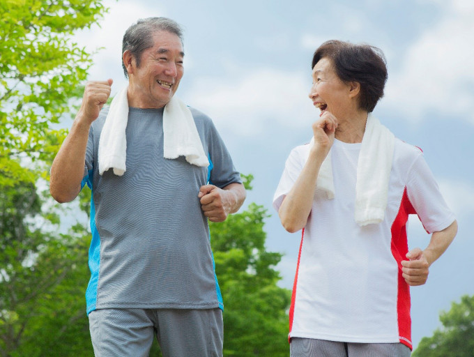 Phụ nữ cần đi bộ bao nhiêu bước sau 60 tuổi? Khoa học có câu trả lời - Ảnh 3