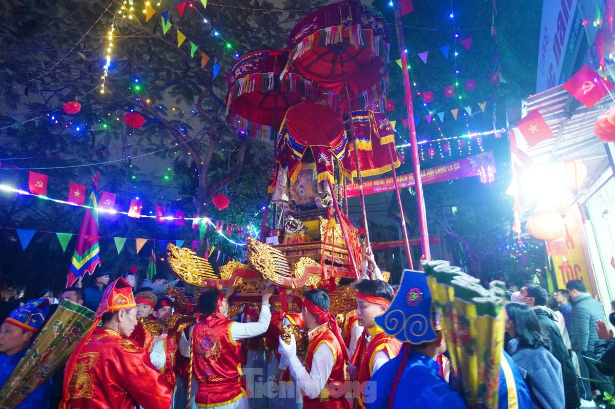 Lễ hội đánh hổ giữa đêm ở Hà Nội ảnh 21