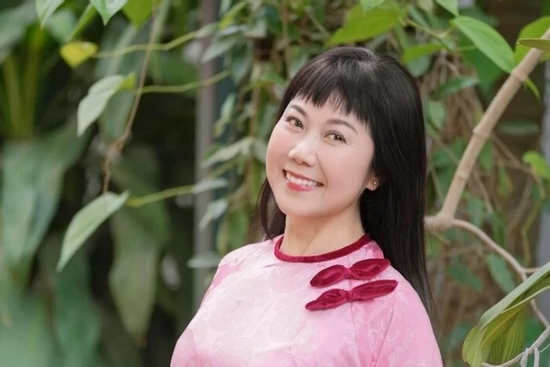 Hương Tươi: 'Tôi không còn hụt hẫng khi quá tuổi đóng vai chính'