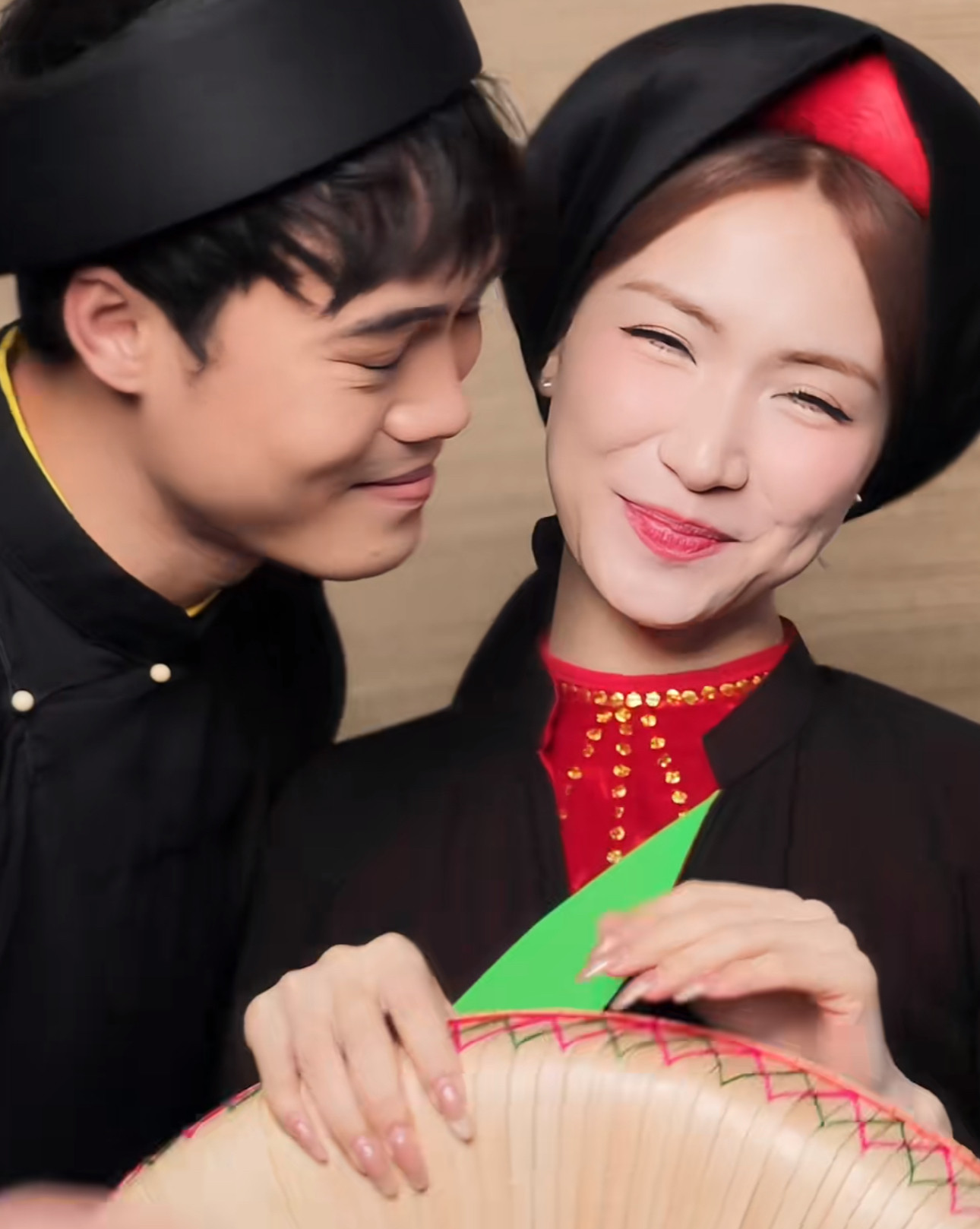 Lộ ảnh Văn Toàn cực tình tứ bên Hòa Minzy ở Bắc Ninh giật mình ngỡ đám cưới