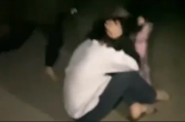 Truy tố nữ sinh rủ đồng bọn đánh hội đồng bạn cũ vì mâu thuẫn vay nợ - Ảnh 1.