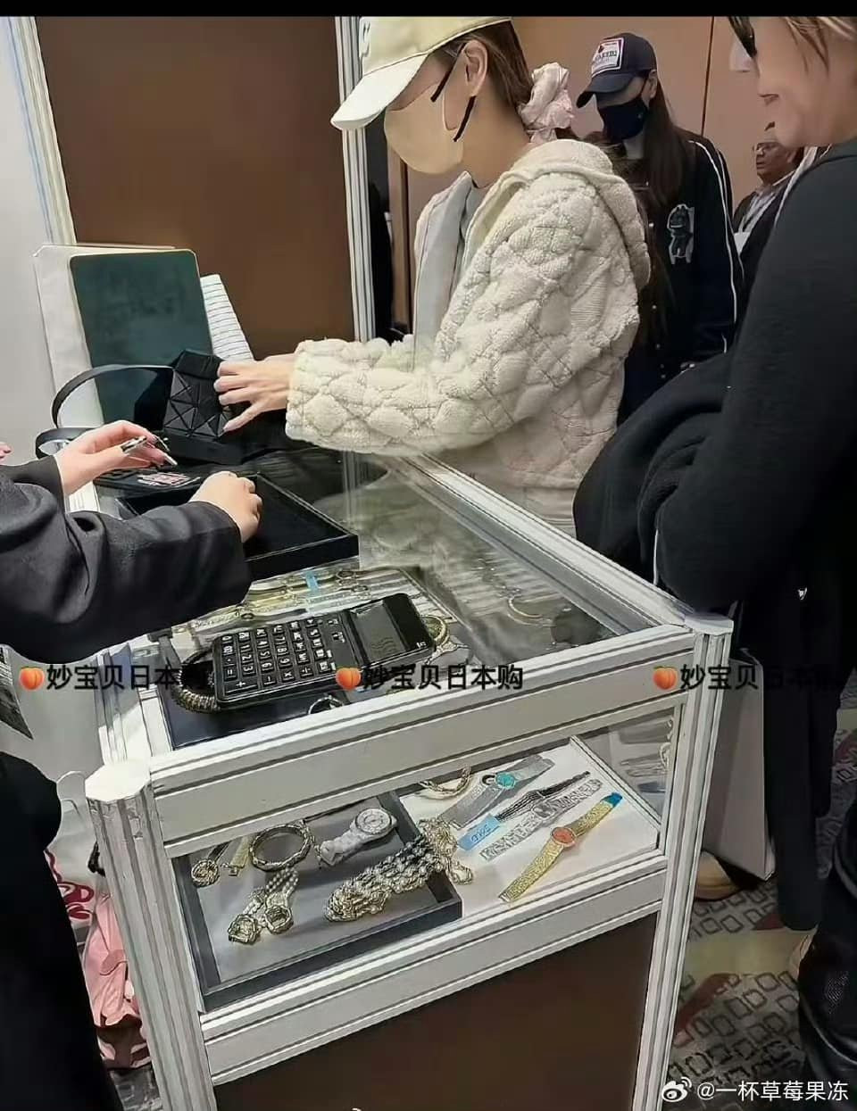 Angela Baby vẫn giàu có sau ồn ào phong sát