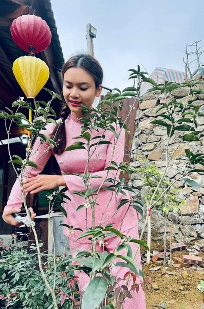 Bên cạnh các hạng mục chính, cơ ngơi của Phạm Phương Thảo còn có phòng tập gym. Cô cũng định xây thêm một biệt thự bề thế có bể bơi cho bản thân nghỉ dưỡng và đón bạn bè đến chơi.