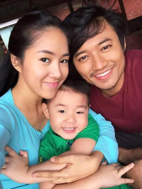 Con trai Lê Phương nghẹn ngào đến viếng Quý Bình