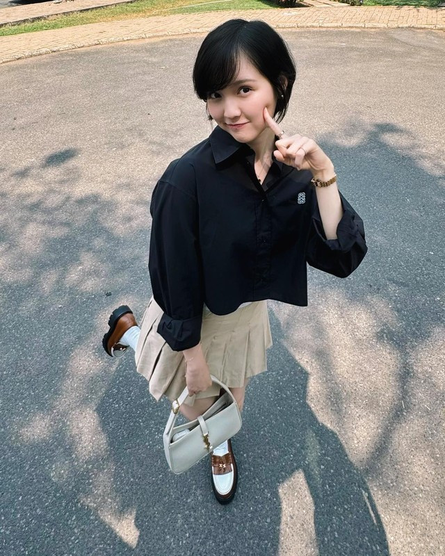 'Nàng thơ' của Sơn Tùng gây chú ý sau khi 'xuống tóc' và phong cách retro khác lạ - Ảnh 7.