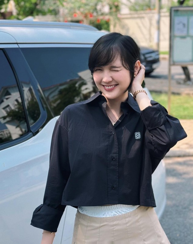 'Nàng thơ' của Sơn Tùng gây chú ý sau khi 'xuống tóc' và phong cách retro khác lạ - Ảnh 6.