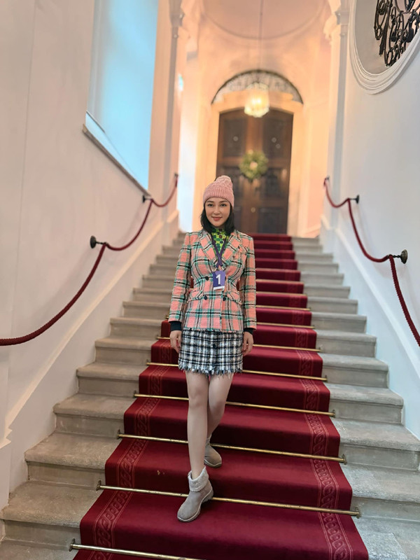 Vóc dáng đầy đặn, nhan sắc mặn mà sau 21 năm đăng quang Hoa hậu Việt Nam của Nguyễn Thị Huyền- Ảnh 7.