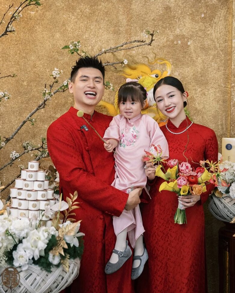 Bé Pam chiếm 'spotlight' trong đám cưới bố mẹ như thế nào? - Ảnh 9.