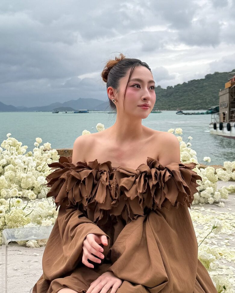 Lương Thùy Linh đi ăn cưới 10 điểm không có nhưng sau 2 lần bị chê mặc kém duyên