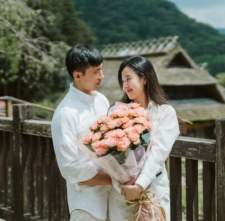 Ngã ngửa diện mạo thật của chồng thiếu gia qua ống kính của Midu