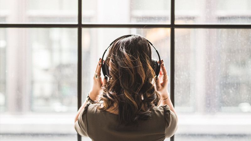 Nhạy cảm, thích gặm nhấm nỗi buồn một mình gọi tên những cung hoàng đạo này- Ảnh 2.