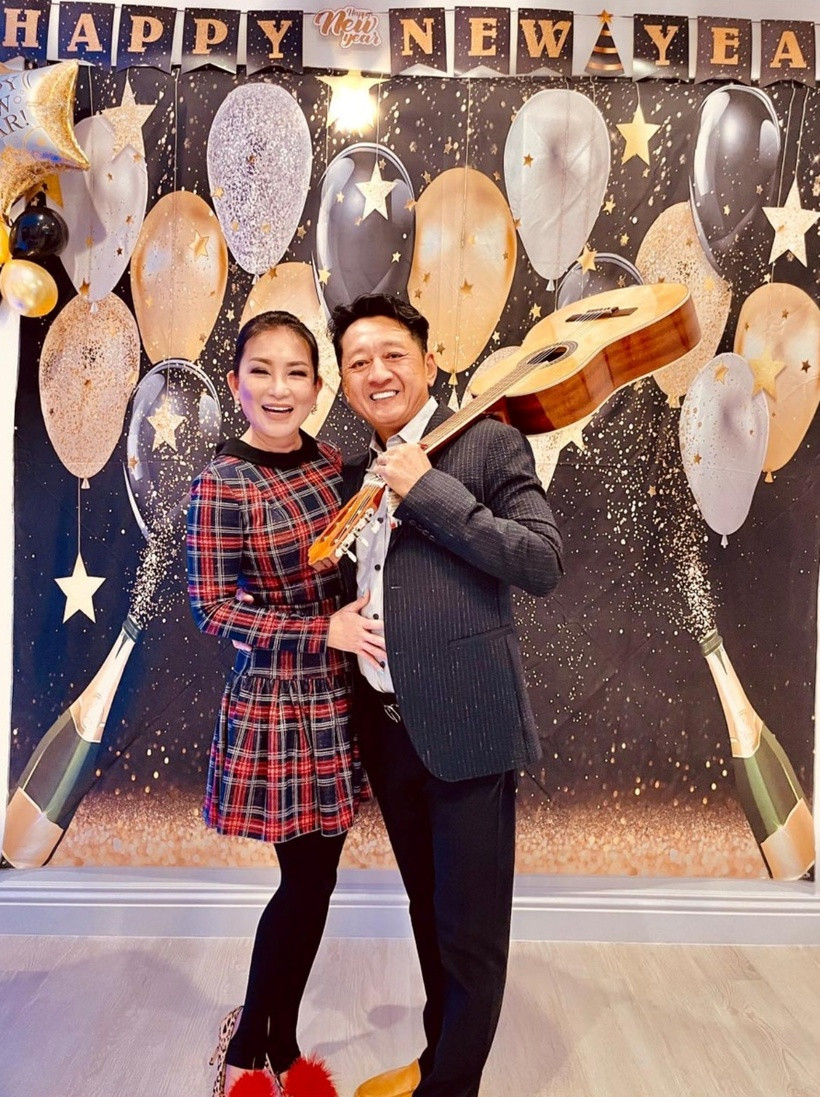 Không chỉ thành công trong sự nghiệp, Hương Thủy còn có cuộc sống giàu sang và hạnh phúc viên mãn bên gia đình. Vợ chồng cô sở hữu 2 biệt thự triệu đô đắt giá tại Mỹ.