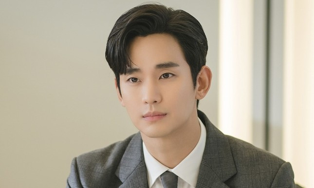 Kim Soo Hyun bị trừng phạt ảnh 4
