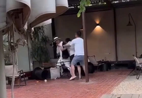 Ông Đặng Lê Nguyên Vũ trực tiếp lên tiếng về clip ẩu đả tại quán cà phê gây xôn xao