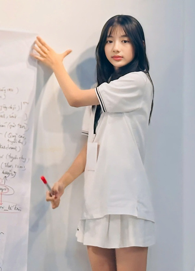 Thêm 1 ái nữ Vbiz được réo đi thi Hoa hậu vì nhan sắc gây sốc biết danh tính mẹ mới ngỡ ngàng