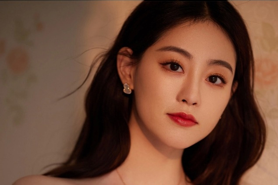 Tử vi 4 ngày liên tiếp (13, 14, 15 và 16/3/2025), 3 con giáp một tay quơ tiền, một tay cầm vàng, may mắn thịnh vượng