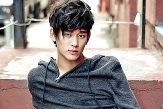 3 bức ảnh và 1 video chấn động của Kim Soo Hyun chuẩn bị lên sóng