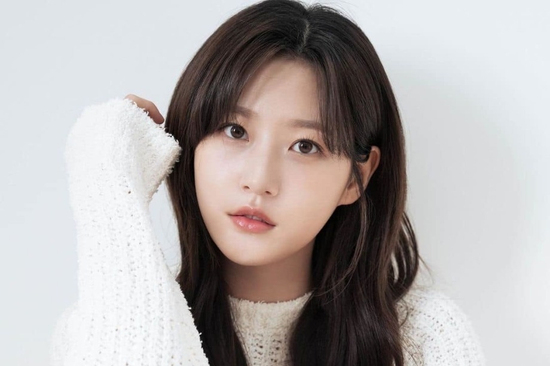 Kim Sae Ron từng quỳ gối xin giảm bớt món nợ khổng lồ