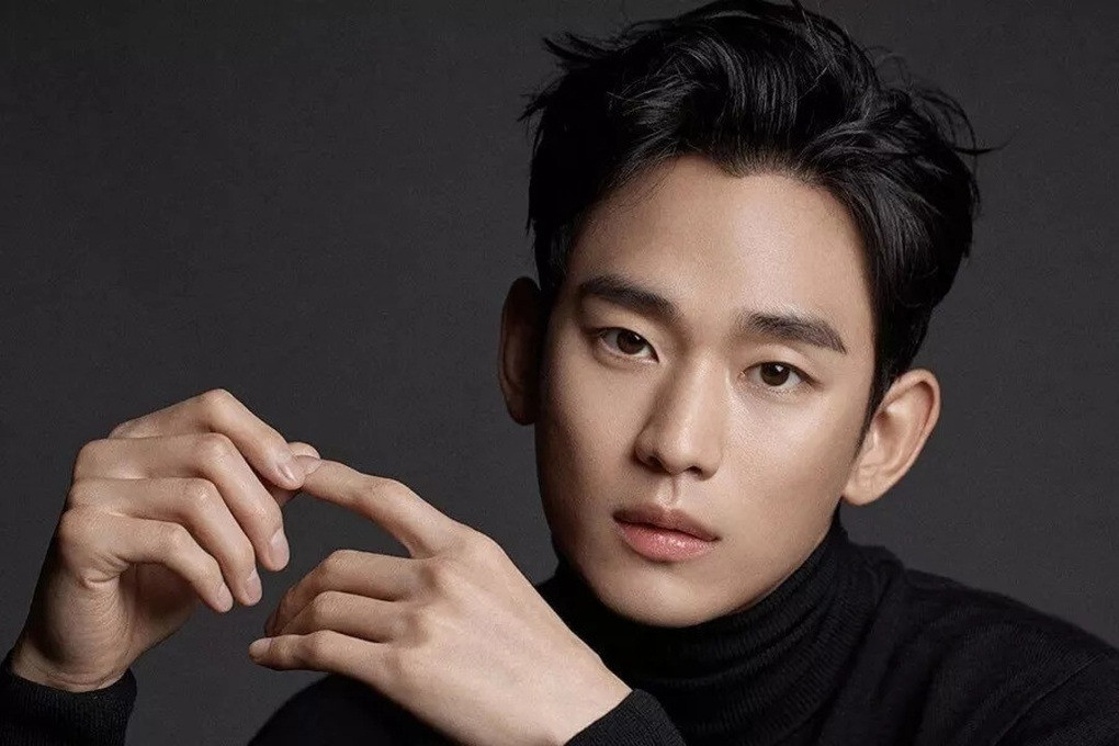 Kim Soo Hyun suy sụp phải có người canh chừng