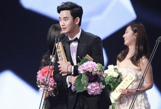Kim Soo Hyun: Từ người mẫu nội y đến ông hoàng cát-sê và thần tượng sụp đổ