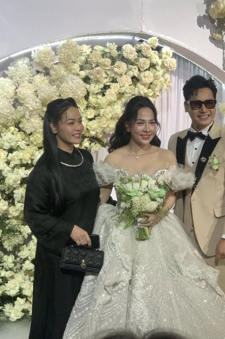 Nhiều sao Vbiz mặc đồ đen đi đám cưới đến Nhật Kim Anh vì sao lại gây tranh cãi