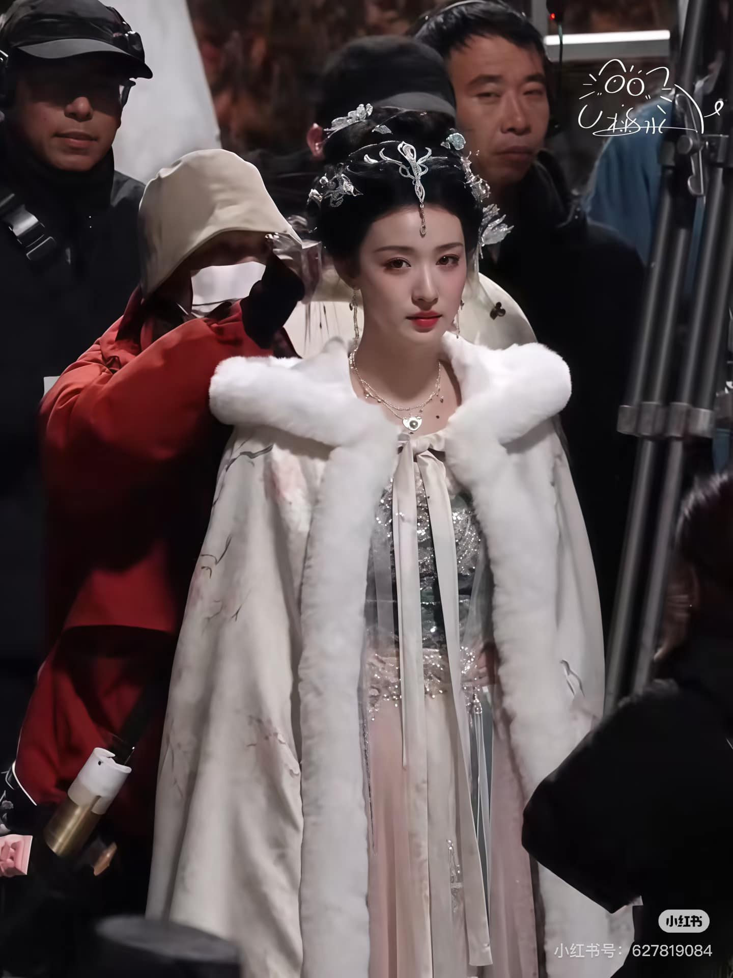 Vương Sở Nhiên 'gây sốt' với tạo hình cổ trang, không hề kém cạnh so với Lưu Diệc Phi - Ảnh 5