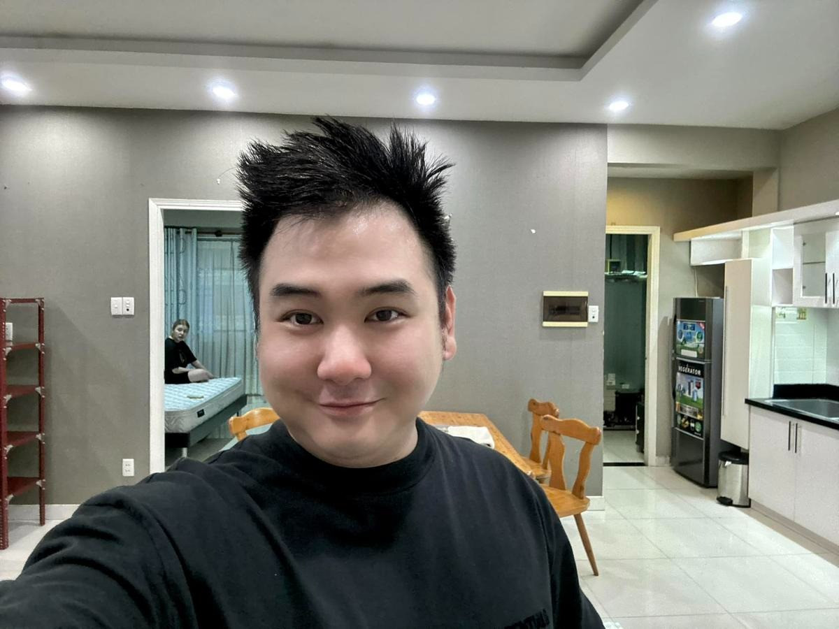 Chồng cũ Xoài Non bị tóm sống tình tứ gái lạ đáp sốc trước tin lại thay bồ