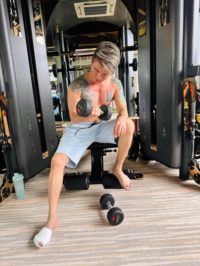 Đàm Vĩnh Hưng công khai đi diễn trở lại sau tuyên bố cụt 4 ngón chân