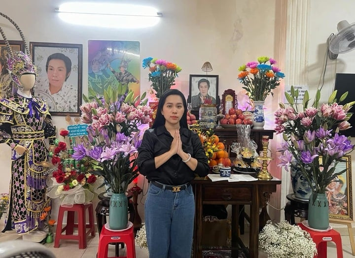 Hồng Phượng bị chỉ trích, không thể đi hát.