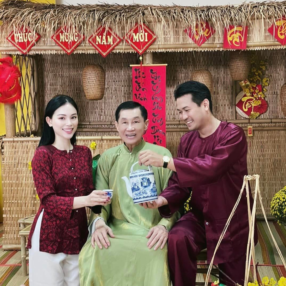 Làm dâu hào môn Linh Rin khoe được tỷ phú Johnathan Hạnh Nguyễn cưng như con ruột