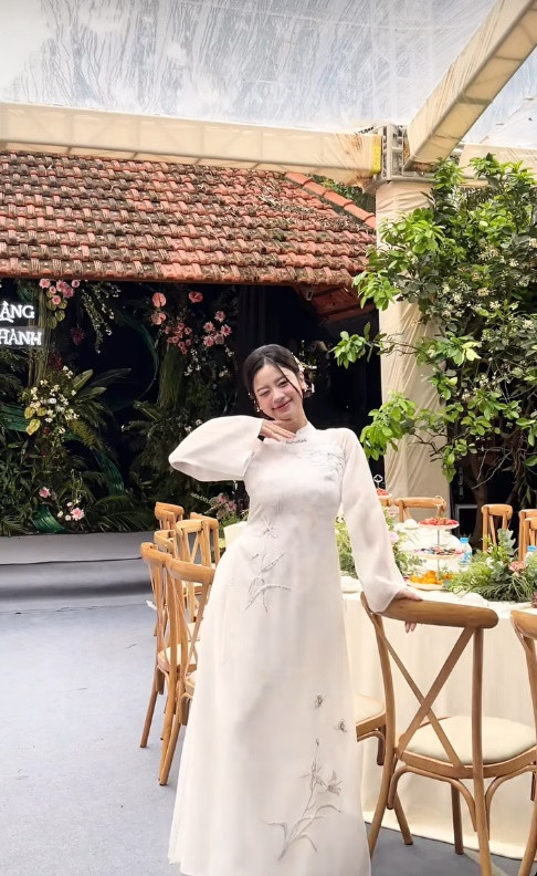 Ngày thường tóc phồng lấy chồng tóc bết netizen hiến kế cho Hàn Hằng chữa cháy gấp