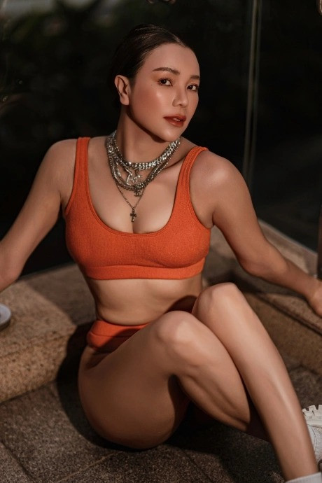 tra ngoc hang bikini 22 17165216.jpg