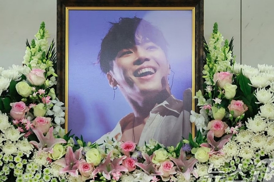 Nam ca sĩ nhà YG vừa đột ngột qua đời: Người quen quả quyết không phải một vụ tự tử!