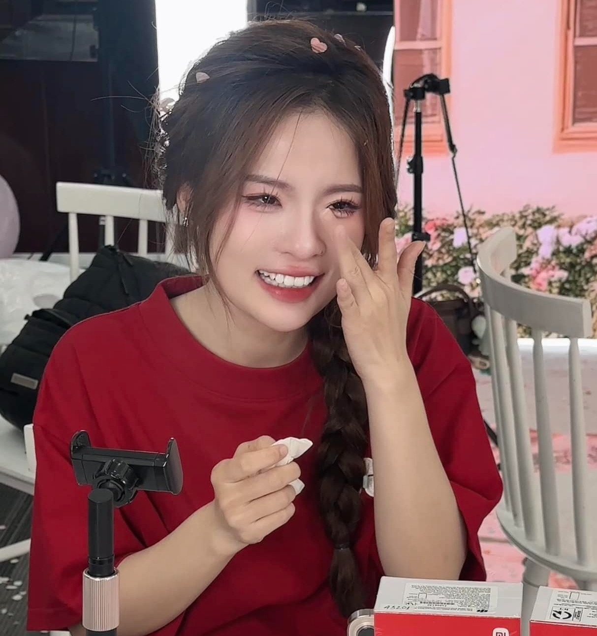 Ngọc Kem đáp trả fan khi bị nói